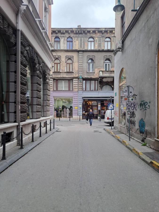 Apartment Em